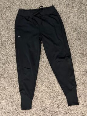Women’s Under Armour Black Athletic Jogger Pants, size XS